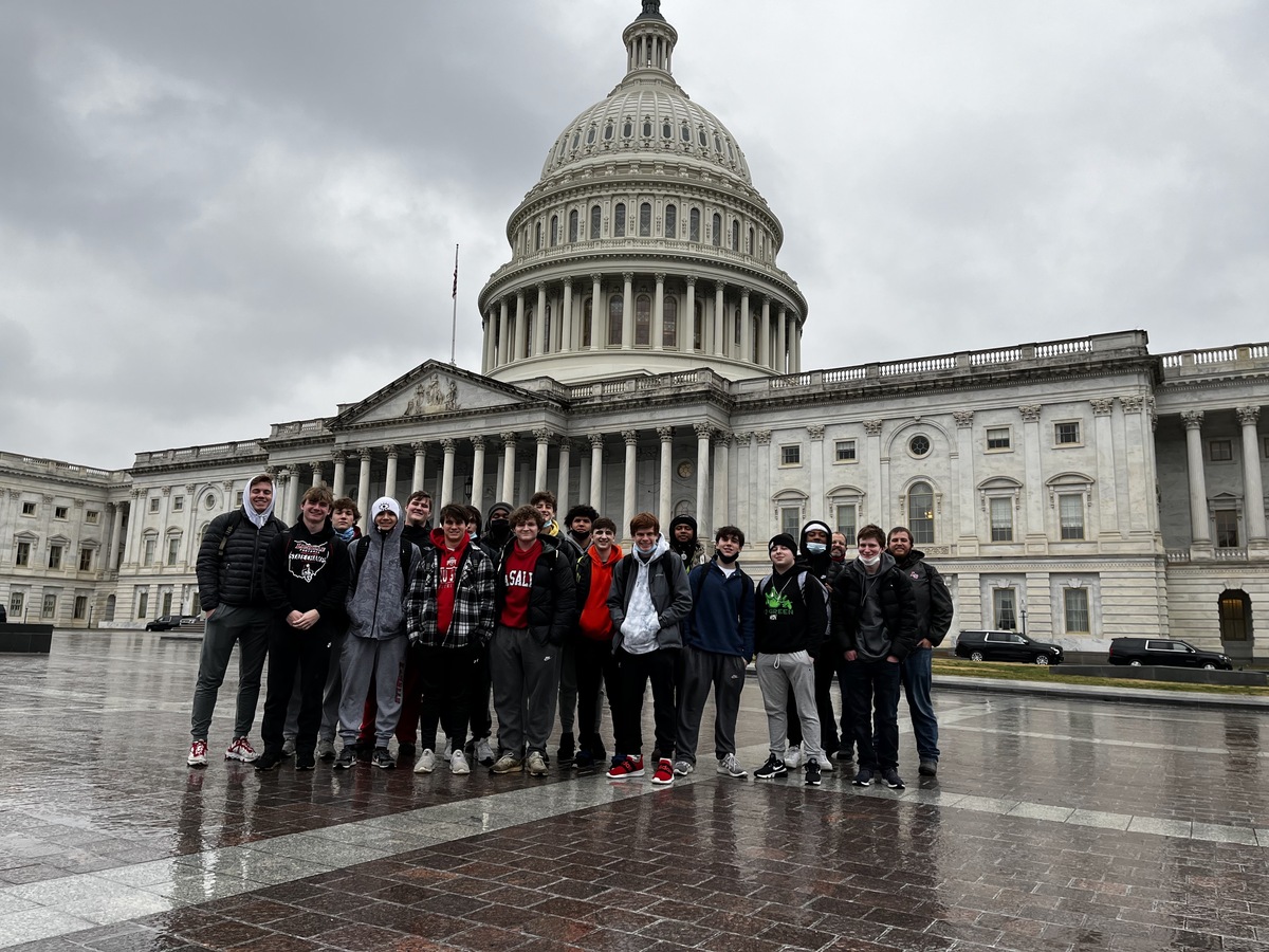 picture of students in Washington D.C.