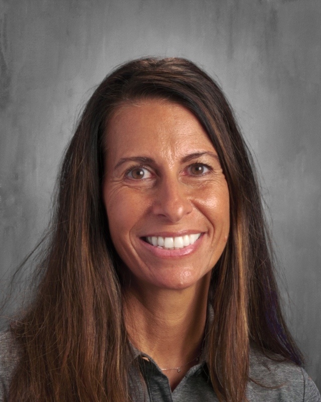 Mia Kalkhoff headshot